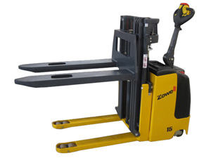 Apilador Eléctrico con Mástil Ultra Bajo